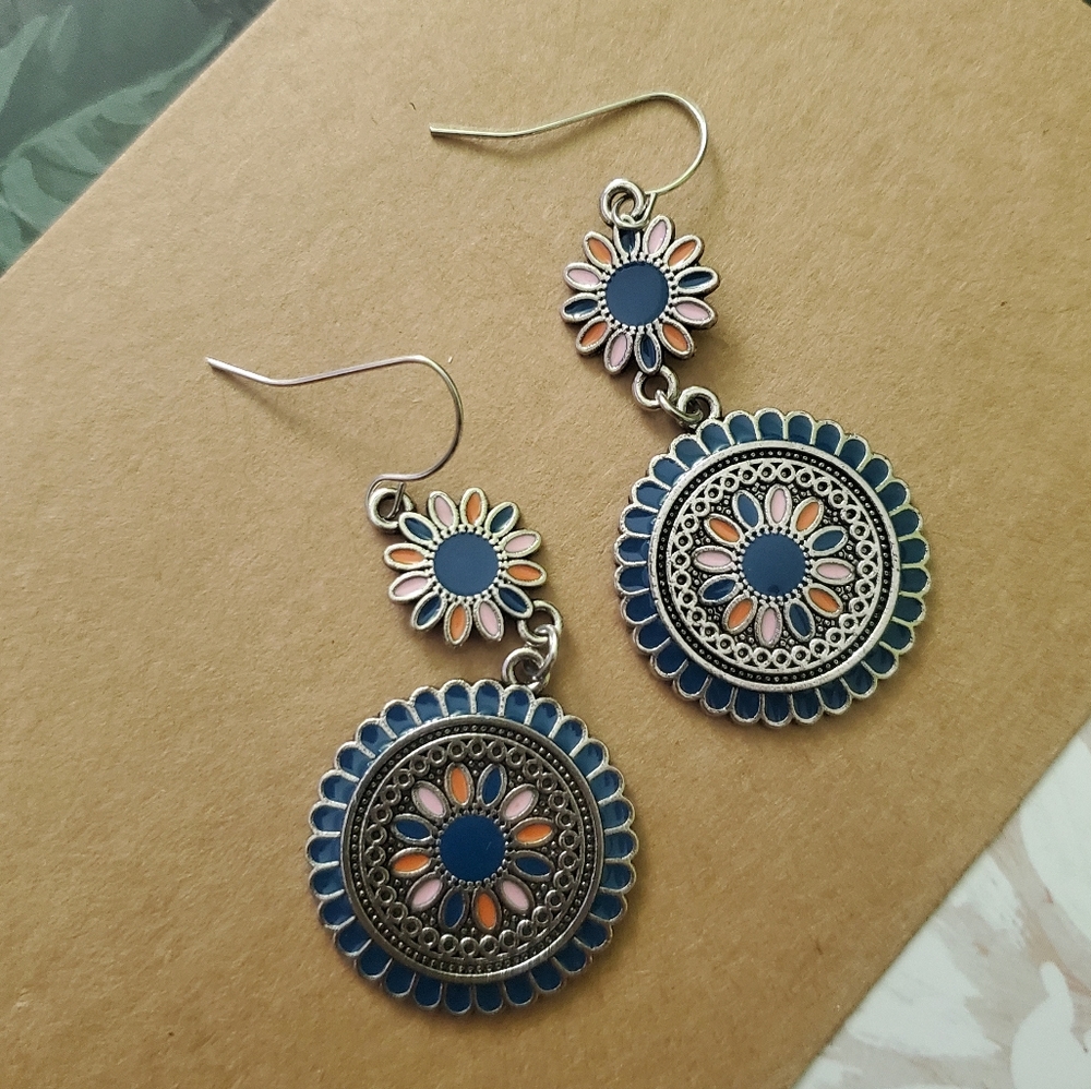 Flower Earrings - Picture 3 of 4